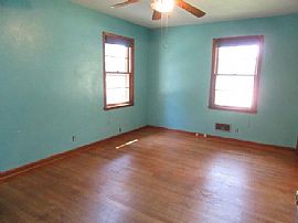 705 Sheridan Rd, Kenosha, Wi 53140 in Kenosha, WI (Photo 4 of 10)