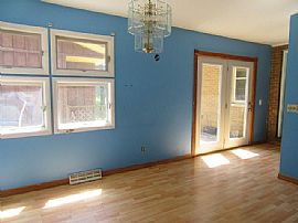 705 Sheridan Rd, Kenosha, Wi 53140 in Kenosha, WI (Photo 5 of 10)