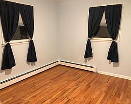 22 Crane St, Fairfield, Ct 06825 in Fairfield, CT (Photo 4 of 7)