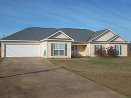 19 Cotton Ct, Fort Mitchell, Al 36856 in Fort Mitchell, AL