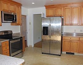 27 Tremont St, Cos Cob, Ct 06807 in Cos Cob, CT (Photo 3 of 9)