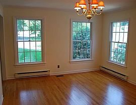 27 Tremont St, Cos Cob, Ct 06807 in Cos Cob, CT (Photo 4 of 9)