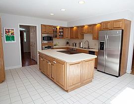 25 Long View Dr, Simsbury, Ct 06070 in Simsbury, CT (Photo 5 of 12)