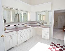 25 Long View Dr, Simsbury, Ct 06070 in Simsbury, CT (Photo 9 of 12)