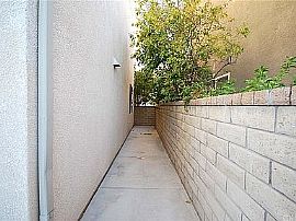 Very Conducive Home  in Valencia, CA (Photo 9 of 11)