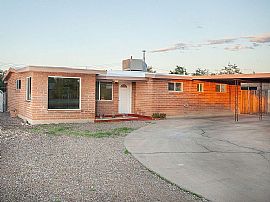 6743 E Lehigh Dr, Tucson, Az 85710 in Tucson, AZ (Photo 11 of 12)