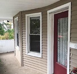 32 Brittin Ave, Bridgeport, Ct 06605 in Bridgeport, CT (Photo 3 of 11)