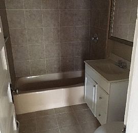 32 Brittin Ave, Bridgeport, Ct 06605 in Bridgeport, CT (Photo 5 of 11)