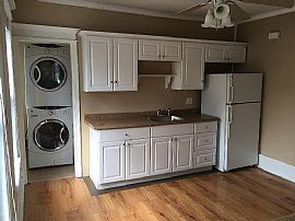 32 Brittin Ave, Bridgeport, Ct 06605 in Bridgeport, CT (Photo 6 of 11)