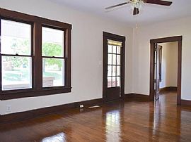 528 Simpson St, Florence, Al 35630 in Florence, AL (Photo 3 of 8)