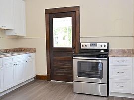 528 Simpson St, Florence, Al 35630 in Florence, AL (Photo 5 of 8)