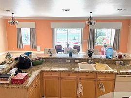 231 Cliff Valley Dr, Spring Valley, Nv 89148 in Las Vegas, NV (Photo 4 of 12)