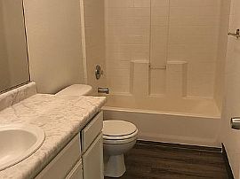 3bed 2.5bath in Clearlake, CA (Photo 2 of 2)