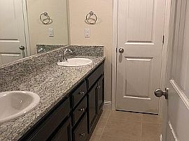 4bed 2bath in Madera, CA (Photo 6 of 7)