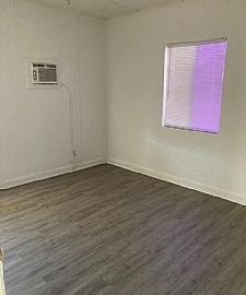 115 W Victory Rd, Henderson, Nv 89015 in Henderson, NV (Photo 7 of 8)