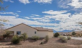 588 N Easter Lily Ln, Green Valley, Az 85614 in Green Valley, AZ
