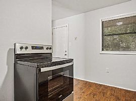 1453 Mamie Dr, Mobile, Al 36618 in Mobile, AL (Photo 5 of 12)