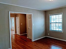 107 Hugh Cir, Homewood, Al 35209 in Homewood, AL (Photo 4 of 12)