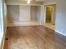 1705 Hampton Rd Nw, Huntsville, Al 35816 in Huntsville, AL (Photo 3 of 12)