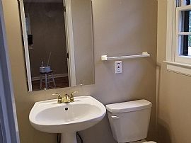 1705 Hampton Rd Nw, Huntsville, Al 35816 in Huntsville, AL (Photo 9 of 12)