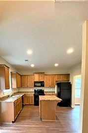 2720 Meadow Way, Jasper, Al 35504 in Jasper, AL (Photo 3 of 10)