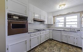 3 Bedroom Family Home in Chattanooga, TN (Photo 5 of 12)