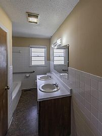 3 Bedroom Family Home in Chattanooga, TN (Photo 7 of 12)