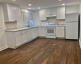 254 Metacom Ave, Warren, Ri 02885  Lovely House in Warren, RI (Photo 2 of 9)