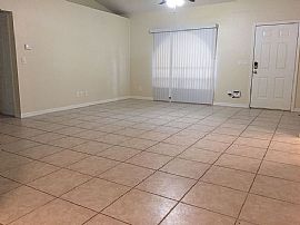 103 E Division St, Clermont, Fl 34711 in Clermont, FL (Photo 2 of 8)