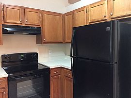 103 E Division St, Clermont, Fl 34711 in Clermont, FL (Photo 4 of 8)