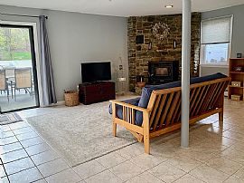 1026 Hillstown Rd, Glastonbury, Ct 06033 in Glastonbury, CT (Photo 3 of 10)