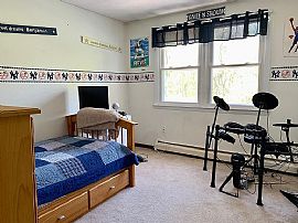 1026 Hillstown Rd, Glastonbury, Ct 06033 in Glastonbury, CT (Photo 5 of 10)