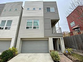 Charming 3 Bedroom Townhouse in Houston, TX