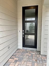 Charming 3 Bedroom Townhouse in Houston, TX (Photo 5 of 12)