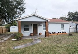 3 Bdr/2 Bth with Detached Bonus Room.  in Tampa, FL