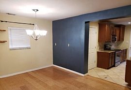 3 Bdr/2 Bth with Detached Bonus Room.  in Tampa, FL (Photo 4 of 8)