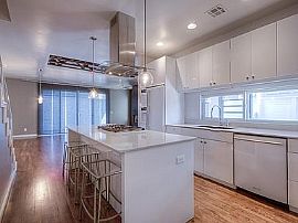 1428 S Quincy Ave Apt E, Tulsa, Ok  in Tulsa, OK (Photo 5 of 6)