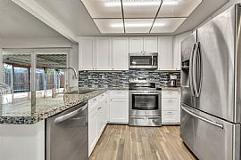 Adorable Home in Sacramento, CA (Photo 12 of 12)