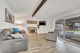 Adorable Home in Sacramento, CA (Photo 2 of 12)