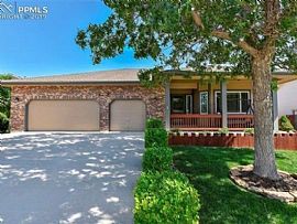 Main Level Living Ranch Home in Tip-Top Condition on The Inside in Colorado Springs, CO