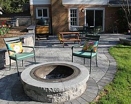 Comfortable 4 Bedroom House. 8618 Crestview Dr, Fairfax, Va 220 in Fairfax, VA (Photo 3 of 12)