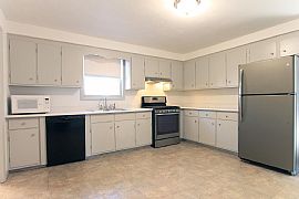 480 W Karner St, Stevens Point, Wi 54481 in Stevens Point, WI (Photo 2 of 6)