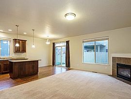 Lovely House. 3801 Nw 122nd St, Vancouver, Wa 986853801 Nw 122n in Vancouver, WA (Photo 3 of 10)