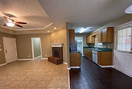 6917 Oak Side Dr, Montgomery, Al 36117 in Montgomery, AL (Photo 3 of 12)