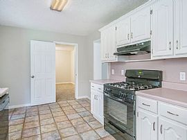 1006 Hillcrest Dr, Bessemer, Al 35022 in Bessemer, AL (Photo 2 of 10)