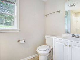 1006 Hillcrest Dr, Bessemer, Al 35022 in Bessemer, AL (Photo 4 of 10)