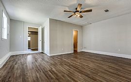 For Rent  in Dallas, TX (Photo 2 of 9)