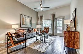 Alexan Lower Greenville in Dallas, TX (Photo 9 of 12)