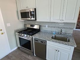 Bedrooms: 2 Bathrooms: 1 in Lynbrook, NY (Photo 3 of 11)