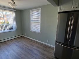 Bedrooms: 2 Bathrooms: 1 in Lynbrook, NY (Photo 6 of 11)